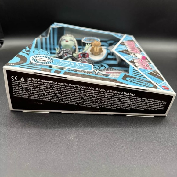 2021 Monster High Frankie Stein Boo-riginal Creeproduction Fashion Doll - Picture 6 of 7